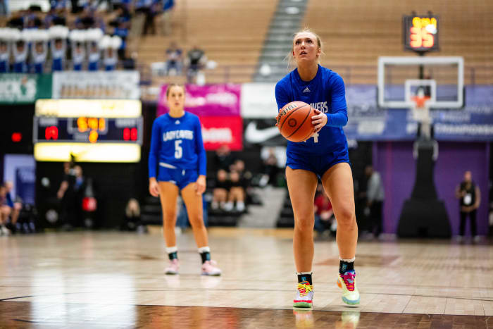 Benson Grants Pass 6A Oregon girls basketball quarterfinal 2024 Naji Saker -41